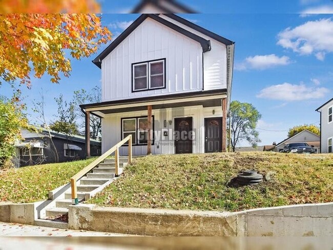 2809 E Riverside Dr in Indianapolis, IN - Building Photo - Building Photo