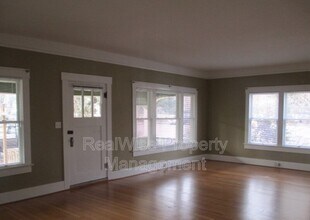 311 B St in Ashland, OR - Building Photo - Building Photo