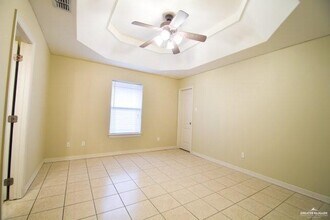 1001 S Palm Dr in Pharr, TX - Building Photo - Building Photo