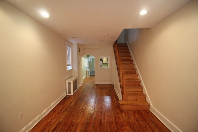 319 S Washington St in Baltimore, MD - Building Photo - Building Photo