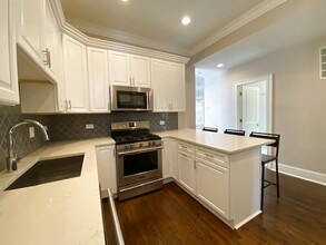 3728 N Magnolia Ave, Unit 26 in Chicago, IL - Building Photo - Building Photo