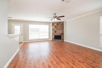 3619 Windmill Village Dr in Houston, TX - Building Photo - Building Photo