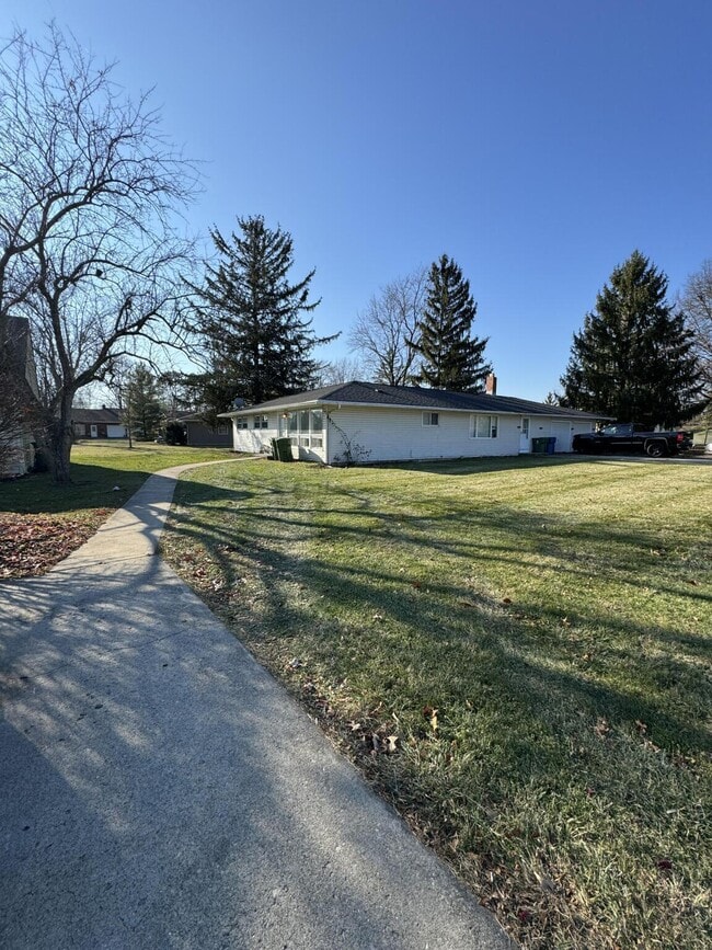 601 Kenny Ln in Marysville, OH - Building Photo - Building Photo