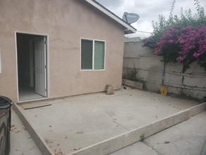 1067 S Herbert Ave in Los Angeles, CA - Foto de edificio - Building Photo