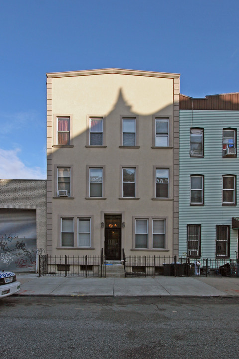 173 Hopkins St in Brooklyn, NY - Foto de edificio