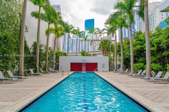 133 NE 2nd Ave, Unit 3002 in Miami, FL - Foto de edificio - Building Photo