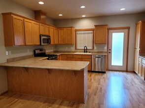 610 Shadow Way in Central Point, OR - Building Photo - Building Photo