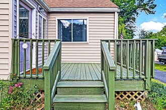 127 1/2-122 Oxford Rd in New Hartford, NY - Building Photo - Building Photo