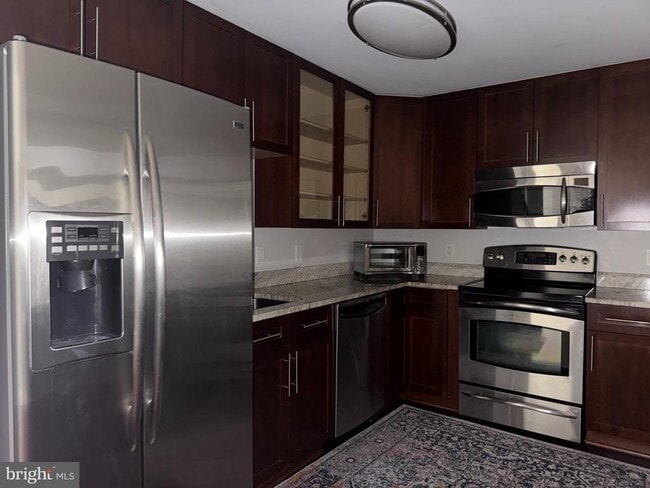 property at 157 Fleet St