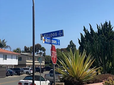 360 Rosecrans St in San Diego, CA - Building Photo - Building Photo