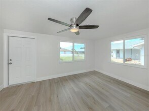 193 Golf Club Ln in Venice, FL - Building Photo - Building Photo