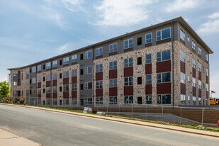 Pillsbury Ridge in Burnsville, MN - Building Photo