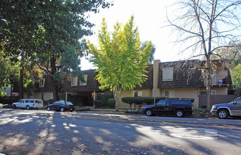 2300-2306 G St in Sacramento, CA - Building Photo - Building Photo