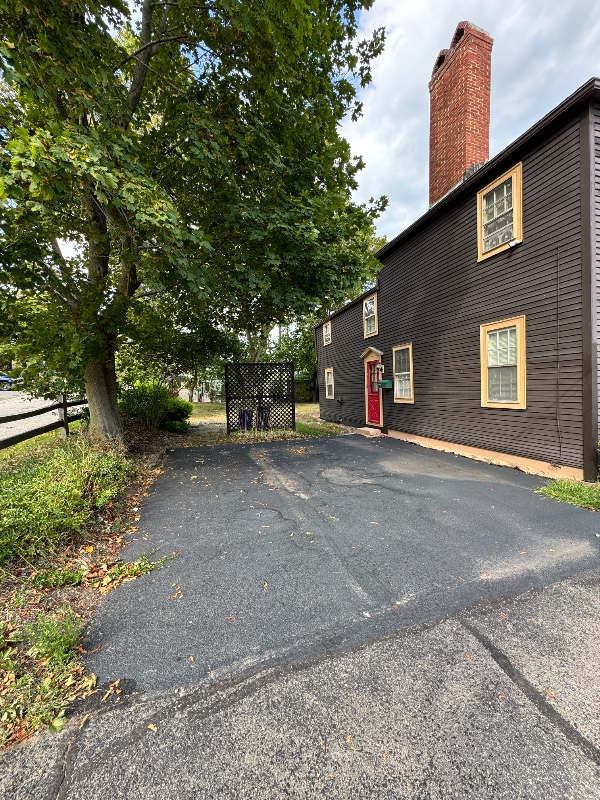 315 Maplewood Ave in Portsmouth, NH - Building Photo - Building Photo