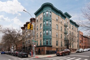 331 13th St in Brooklyn, NY - Building Photo