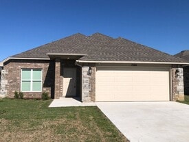 13441 N 132nd E Ave in Collinsville, OK - Building Photo