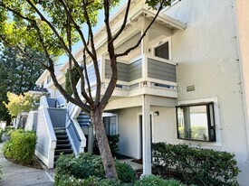 2576 Oak Rd in Walnut Creek, CA - Building Photo