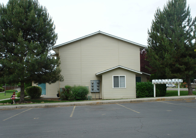 Cassia Court in Boise, ID - Foto de edificio - Building Photo