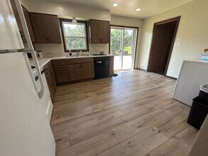 1421 Starbeck Cir in Cedar Falls, IA - Building Photo - Building Photo