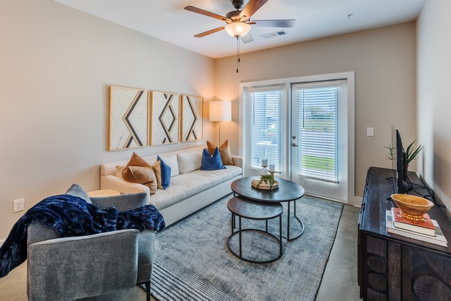 Lively Grande Dunes in Myrtle Beach, SC - Foto de edificio - Building Photo