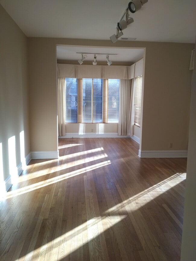 824 W Gunnison St in Chicago, IL - Building Photo - Building Photo