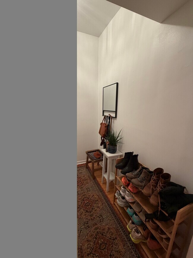 2614 W Thomas St, Unit 2 in Chicago, IL - Building Photo - Building Photo