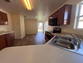 8911 Valley River Dr in Fort Worth, TX - Building Photo - Building Photo