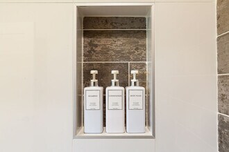 65 W Dravus St in Seattle, WA - Building Photo - Building Photo