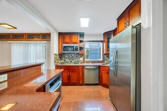 11 Gardenia Ln in Hicksville, NY - Building Photo - Building Photo
