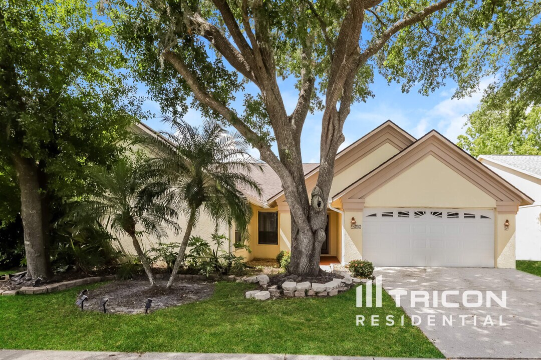 9542 Pebble Glen Ave in Tampa, FL - Building Photo
