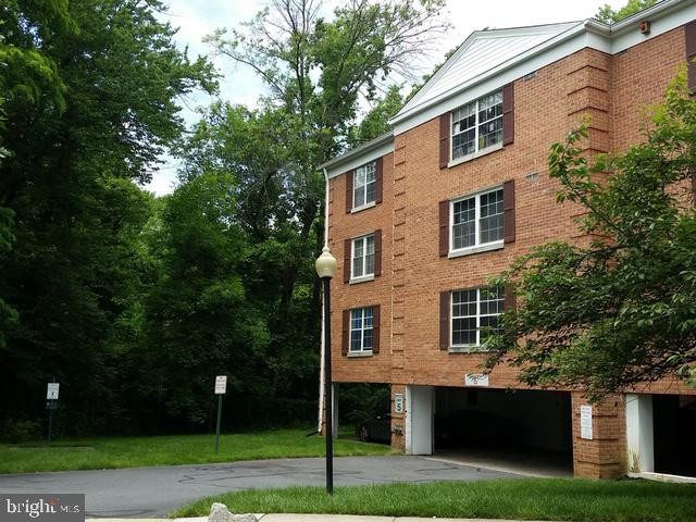 7621 Provincial Dr-Unit -211 in McLean, VA - Building Photo