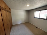 9925 N Waikiki Rd in Spokane, WA - Building Photo - Building Photo