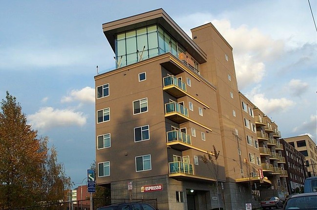 Mercerview Apartments in Seattle, WA - Foto de edificio - Building Photo