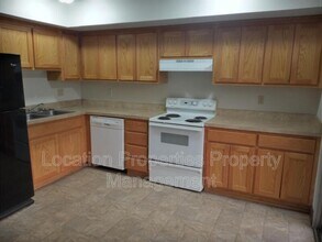 104 Glenview Dr in Lawrence, KS - Building Photo - Building Photo