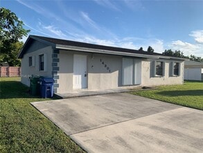 14301 SW 105th Ave in Miami, FL - Building Photo - Building Photo