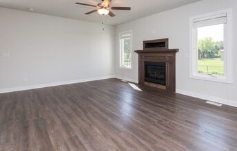 1612 Bennetts Way NW in Altoona, IA - Building Photo - Building Photo