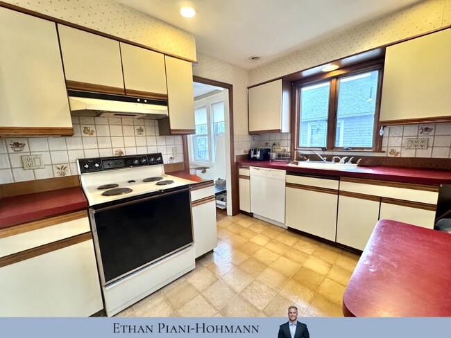 35 Flett Rd in Belmont, MA - Building Photo - Building Photo