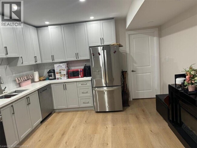 5 Darling Ave in Thorold, ON - Building Photo - Building Photo