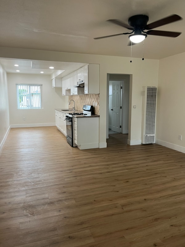 9826 Cedar St in Bellflower, CA - Building Photo - Building Photo