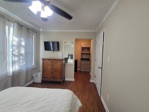 2404 Edison St in Charlotte, NC - Building Photo - Building Photo