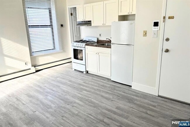property at 66 W Palisade Ave
