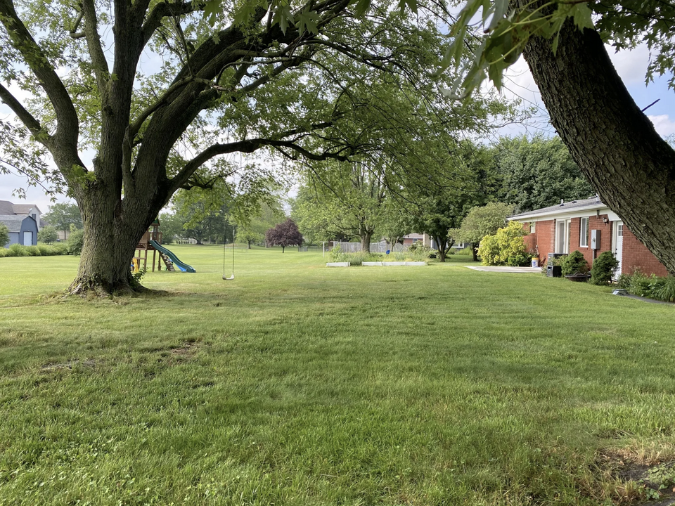 3792 S Morgantown Rd in Greenwood, IN - Building Photo