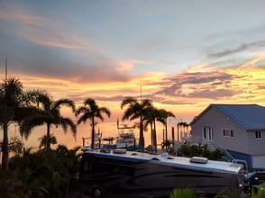1 Harbor Dr in Hudson, FL - Foto de edificio - Building Photo