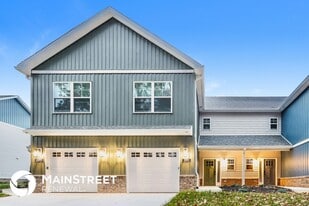 2101 Paddle Wheel Dr in Jeffersonville, IN - Building Photo