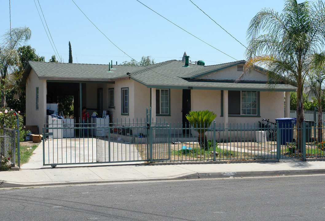 948 Blaine Ave in Fillmore, CA - Building Photo