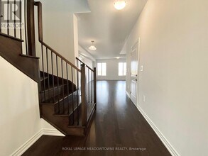 1461 Savoline Blvd in Milton, ON - Building Photo - Building Photo