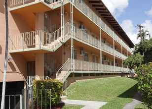 The Fountains in Coral Gables, FL - Building Photo - Building Photo