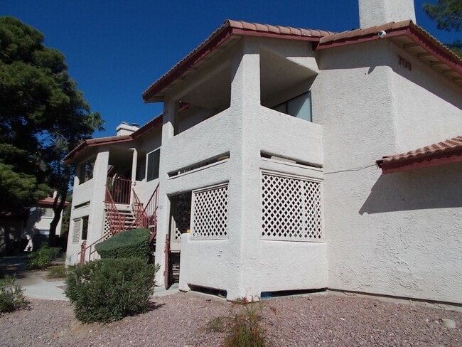 709 Rock Springs Dr in Las Vegas, NV - Building Photo - Building Photo