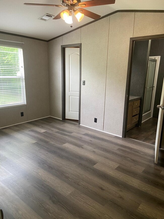 property at 16303 Dundee Rd