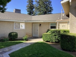 4491 W Vandegrift Ave in Fresno, CA - Building Photo - Building Photo